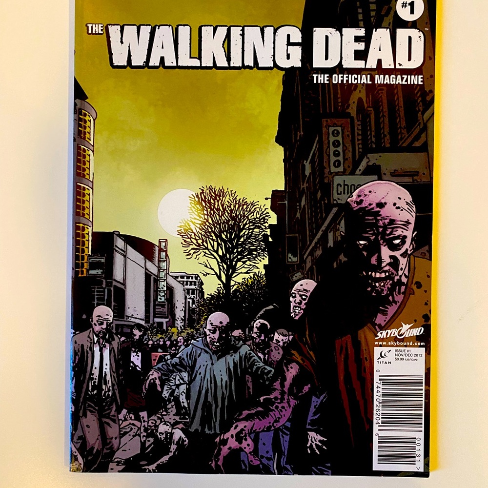 The Walking Dead Magazine Premier Issue # 1 Charlie Adlard Cover - Rare Edition.